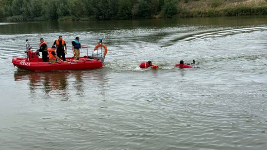 Wspólne ćwiczenia OSP Kozice i Korytnica na wodzie