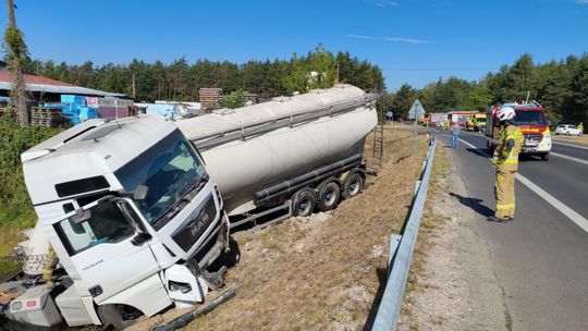 Zderzenie ciężarówki z osobówką w Wildze