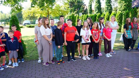 Stary Pilczyn: Szkolna społeczność wsparła Karola w Dniu Dystrofii Mięśniowej