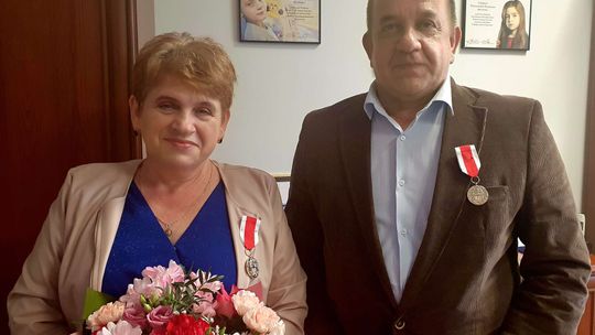 Złote Medale „Za zasługi dla obronności kraju” dla Państwa Maruszaków z Parysowa