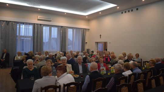 Łaskarzew świętował Dzień Seniora. Występ finalisty „The Voice Senior” i wspólna zabawa przy muzyce na żywo