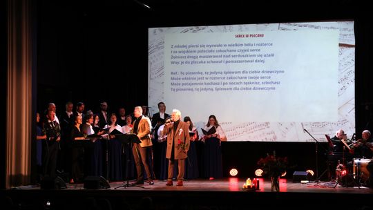 Wspólnie zaśpiewali z okazji Narodowego Święta Niepodległości