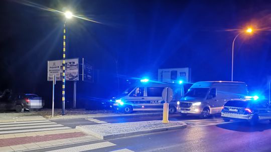 Zamiast na rondo, prawie do rowu