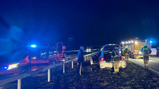 Wypadek z udziałem trzech aut na S17