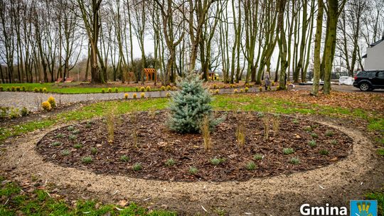 Park w Izdebnie-Kolonii zyskał nowe oblicze Park w Izdebnie-Kolonii zyskał nowe oblicze