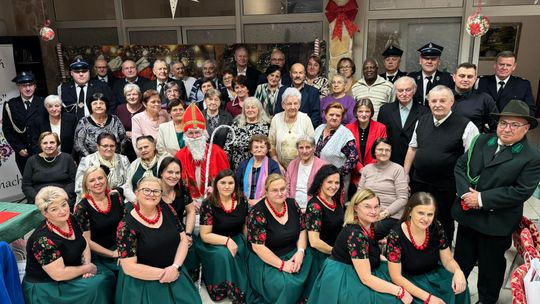 Wigilia dla Jaźwińskich seniorów – uroczyste zakończenie cyklu „Danie Wspólnych Chwil z Fundacją Biedronki” Wigilia dla Jaźwińskich seniorów – uroczyste zakończenie cyklu „Danie Wspólnych Chwil z Fundacją Biedronki”