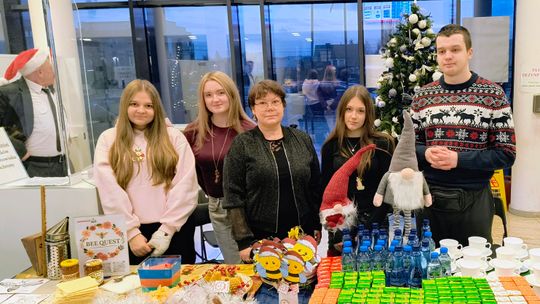 Bee Quest – młodzi z Garwolina działają na rzecz ochrony pszczół Bee Quest – młodzi z Garwolina działają na rzecz ochrony pszczół