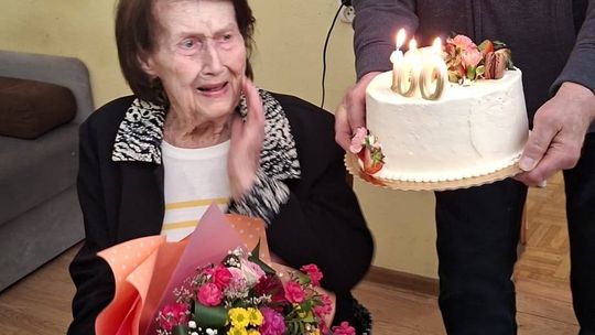 Dołączyła do grona 100-latek Dołączyła do grona 100-latek