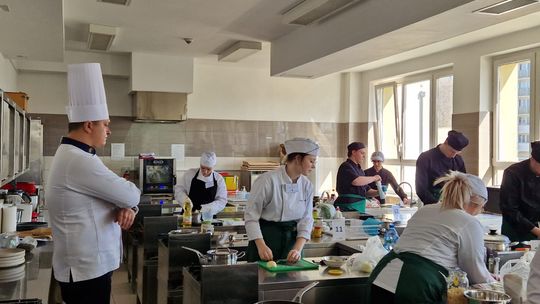 Uczennice Dwójki z sukcesem w Międzynarodowym Konkursie Gastronomicznym