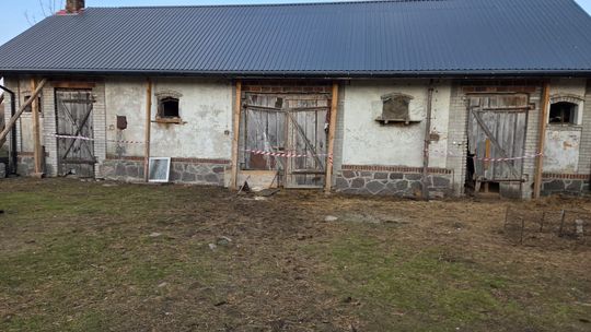 Pęknięty strop w Brzegach. Interweniowały służby ratunkowe