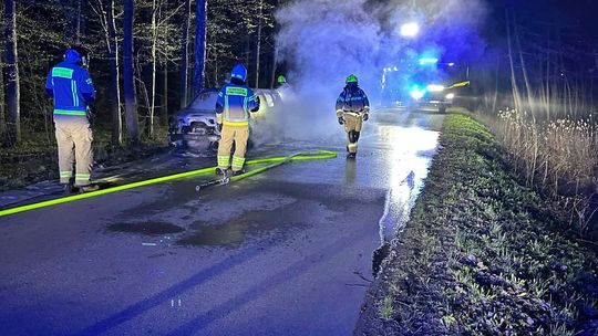 Auto spaliło się doszczętnie
