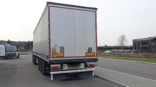 Pęknięte hamulce w naczepie. ITD zatrzymała zestaw na S17