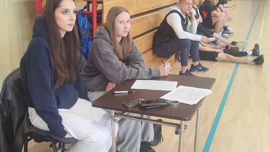 Uczniowie LO Garwolin najlepsi pod koszem