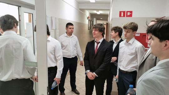 Maturzyści na start! Ponad 1000 uczniów z powiatu rozpoczyna egzamin dojrzałości