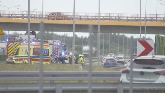 Utrudnienia na S17 po wypadku motocyklisty