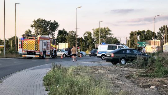 Nie ustąpiła pierwszeństwa. Kolizja przy galerii handlowej