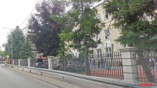 Kolejna ewakuacja szkoły po zgłoszeniu o ładunku wybuchowym