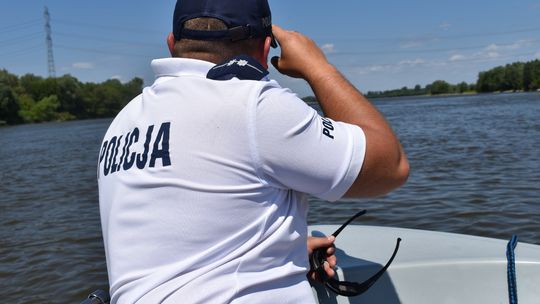 Pierwszy wakacyjny weekend – policyjna łódź już na wodzie