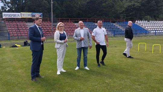 Sportowe inwestycje w Łaskarzewie. Wiceminister z wizytą i dobrą wiadomością