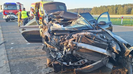 Audi wjechało w tył ciężarówki na S17. Trzy osoby trafiły do szpitala