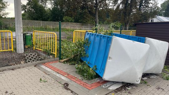 Wichura przeszła wąskim pasem przez dwie gminy. Trwa szacowanie strat