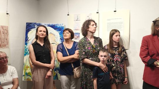 Dwie artystki, dwa spojrzenia na świat. Wystawa w GDK w Sobolewie