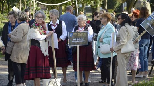 Od uroczystej sesji do barwnego korowodu. Sobotnie Dni Łaskarzewa rozpoczęte