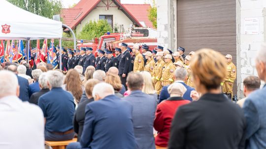 80 lat OSP Leszczyny. Odznaczenia i nowy samochód dla druhów
