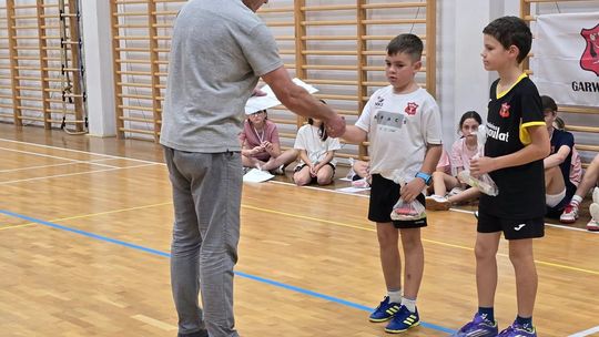 Jesienny turniej badmintonowy w Garwolinie. 22 młodych zawodników na starcie