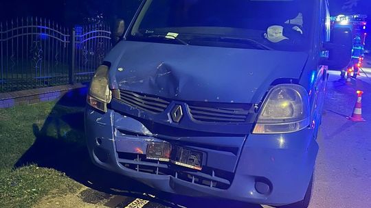Kolizja w Puznówce. Renault uderzyło w tył Peugeota