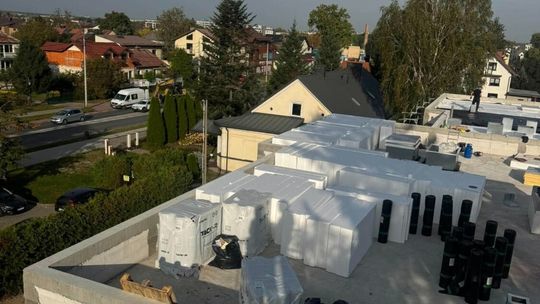 Budowa żłobka i przedszkola w Garwolinie wznowiona. Zamontowano większość okien