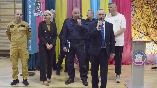 Ponad 400 uczniów biło rekord w RKO. Akcja w garwolińskiej „Dwójce”