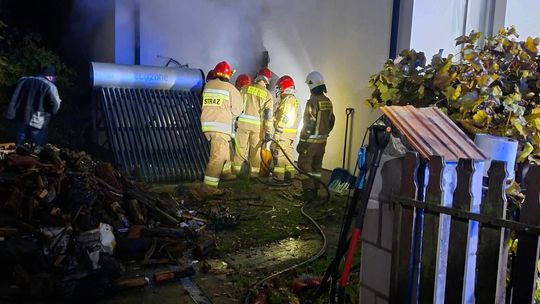 Pożar w Kolonii Zabruzdy. Strażacy interweniowali przez 2,5 godziny